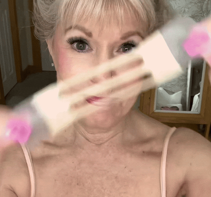 Elegiar™ Instant Lift Neck Tape